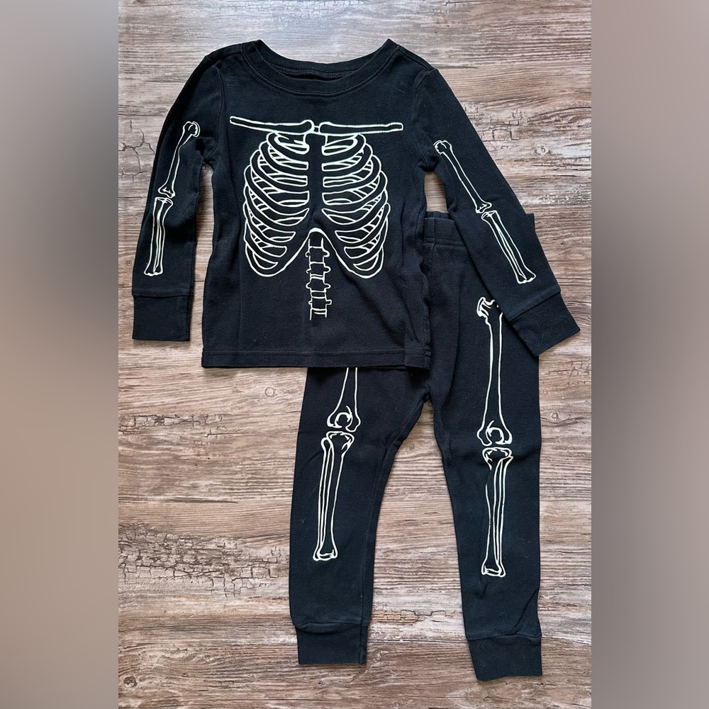 Old Navy Halloween Skeleton Toddler Pajamas 2T